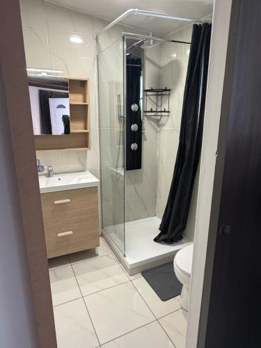 Studio climatisé avec piscine