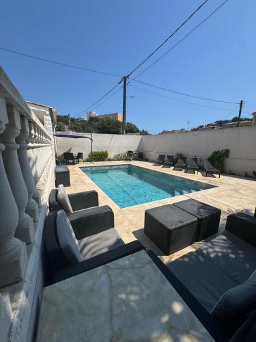 Studio climatisé avec piscine