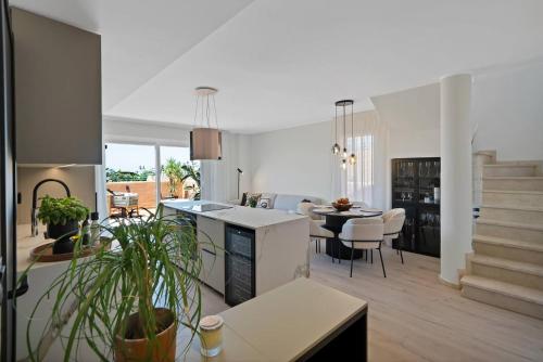 Serene Sea View Penthouse 4 Terraces & Sea Views
