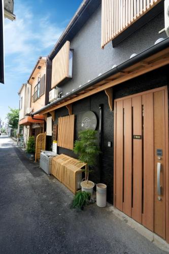 Kaede no Yado 1 minute on foot from Hanazonocho Station newly built 2LDK equipped with a kitchen washing machine and dryer for up to 5 people