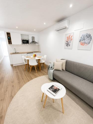 Marbella Centre - Stylish Apartment - Free Parking