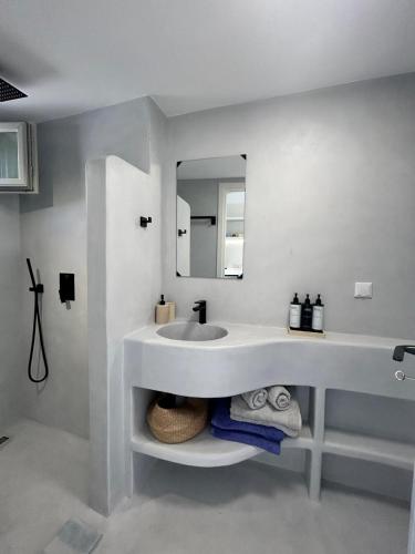 The Heyblue Suite A