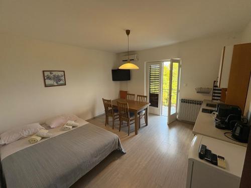 Apartments & Rooms Ribarić
