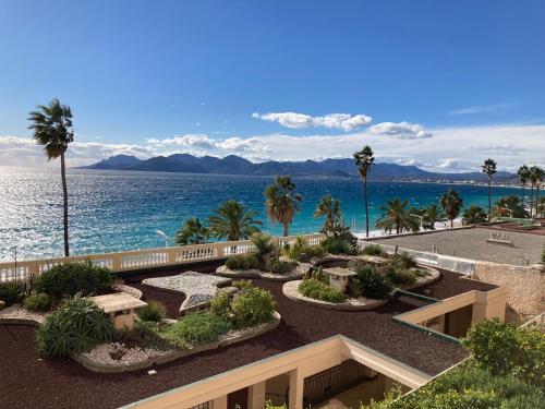 Apparemment Vue mer terrasse centre ville cannes