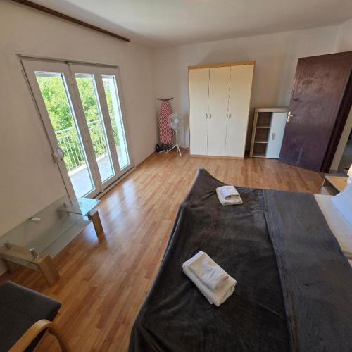 Apartment near city center with free parking ''Matea 1''