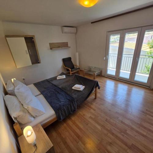 Apartment near city center with free parking ''Matea 1''
