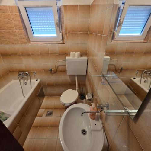 Apartment near city center with free parking ''Matea 1''