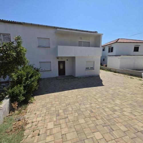 Apartment near city center with free parking ''Matea 1''