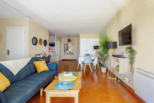 Grand Studio Azur - Idéal Couple en Escapade Vieil Antibes - Terrasse - Climatisation - WIFI HD - Plage Gravette & Gare SNCF 5min à pied - Port Vauban à pied - VIEILLE VILLE photo 34