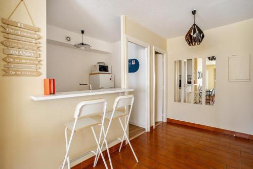 Grand Studio Azur - Idéal Couple en Escapade Vieil Antibes - Terrasse - Climatisation - WIFI HD - Plage Gravette & Gare SNCF 5min à pied - Port Vauban à pied - VIEILLE VILLE photo 49