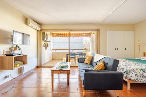 Grand Studio Azur - Idéal Couple en Escapade Vieil Antibes - Terrasse - Climatisation - WIFI HD - Plage Gravette & Gare SNCF 5min à pied - Port Vauban à pied - VIEILLE VILLE photo 42