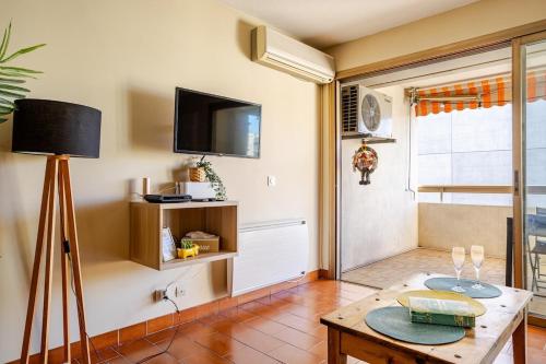 Grand Studio Azur - Idéal Couple en Escapade Vieil Antibes - Terrasse - Climatisation - WIFI HD - Plage Gravette & Gare SNCF 5min à pied - Port Vauban à pied - VIEILLE VILLE photo 43