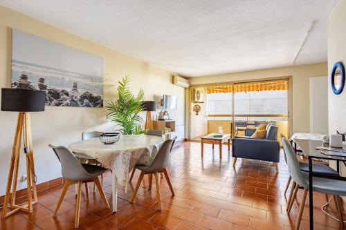 Grand Studio Azur - Idéal Couple en Escapade Vieil Antibes - Terrasse - Climatisation - WIFI HD - Plage Gravette & Gare SNCF 5min à pied - Port Vauban à pied - VIEILLE VILLE photo 44