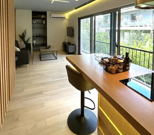 Palmyra Suite - Luxury Retreat in Athens Riviera