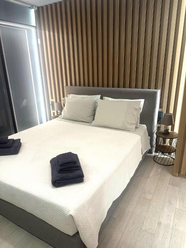 Palmyra Suite - Luxury Retreat in Athens Riviera