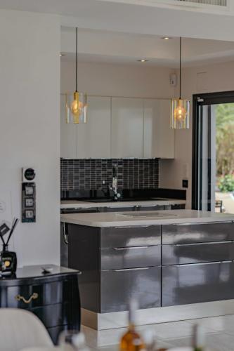Luxury Villa Cannes Pool Sea View 10 People