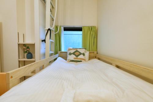 YXD502 , Top Floor with Bunk Beds , Local Tokyo Experience
