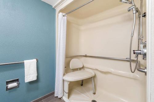 a bathroom with a toilet and a shower at Sleep Inn Chattanooga Hamilton Place in Tyner