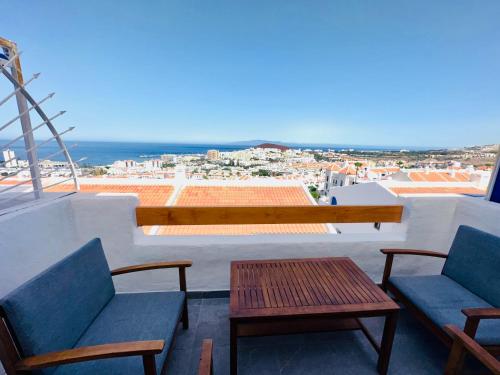 Quiet Studio, Incredible views, Climatized pool, FREE WIFI