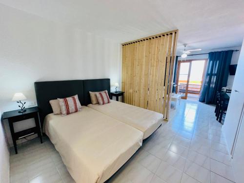 Quiet Studio, Incredible views, Climatized pool, FREE WIFI