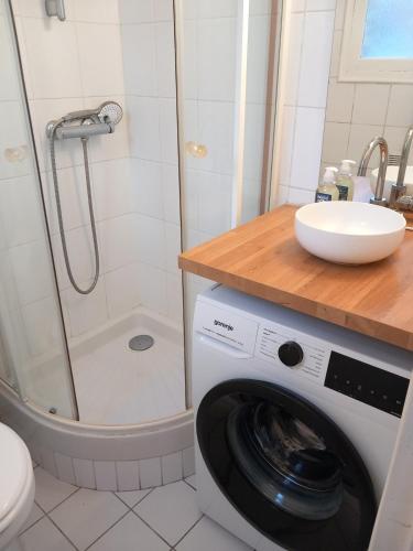 Studio for 2 people, 15th arrondissement, Convention, Montparnasse Paris