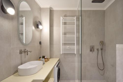 Boutique Koukaki by Lumen Living