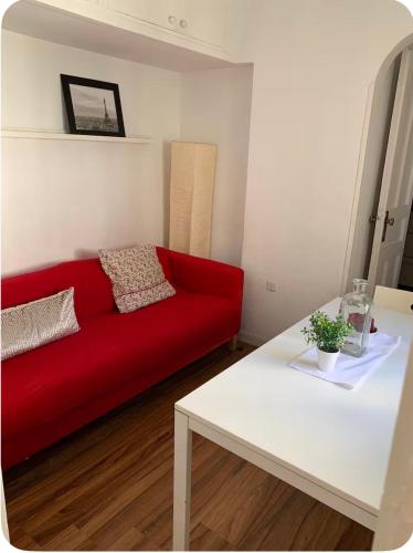 Habitación cómoda con luz Y silenciosa