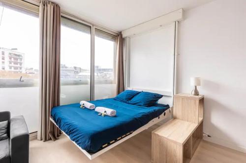 High-Rise Studio Flat w City viewsPorte Dauphine