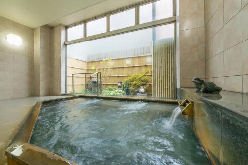 
The swimming pool at or close to Takayama City Hotel Four Seasons
