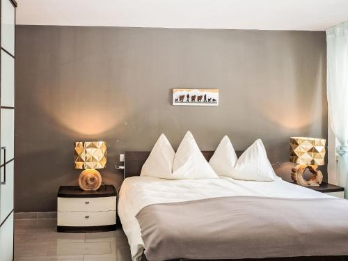 Apartment Chesa Enania by Interhome