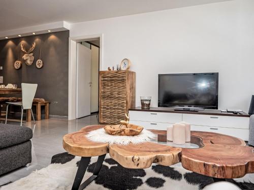 Apartment Chesa Enania by Interhome
