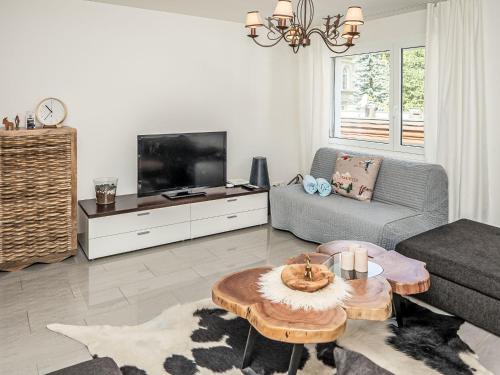 Apartment Chesa Enania by Interhome