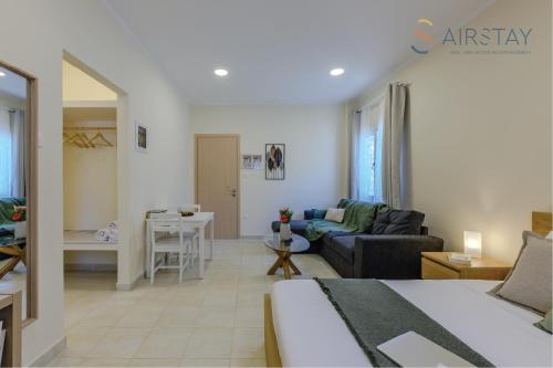 Nautilus Apartments Airport by Airstay