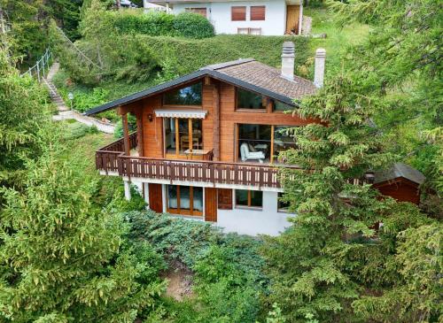 Chalet L'Arzette à Anzère à 2 pas du centre avec magnifique vue sur les montagnes
