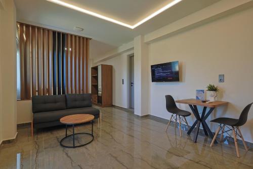 To Spiti Luxury Apartments