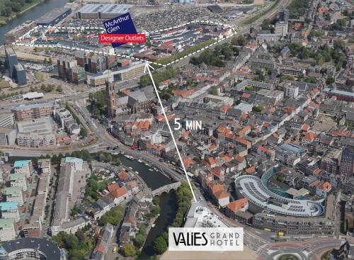 an aerial view of the city of valdes grand hotel at Grand Hotel Valies in Roermond