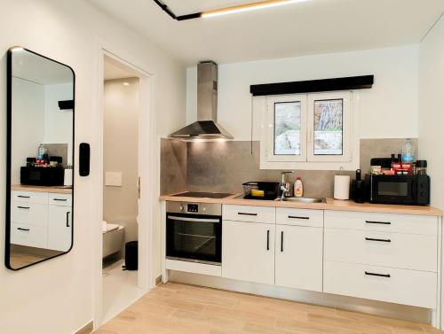 Minimal Garden Studio in Central Glyfada