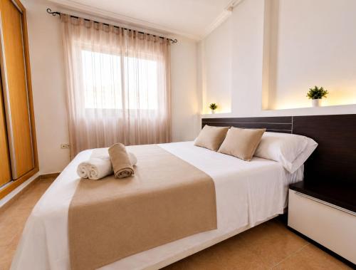 Apt near center port