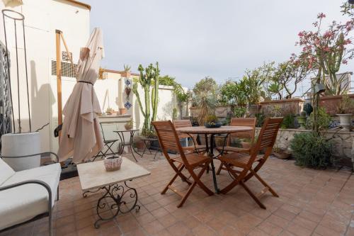 GuestHost - Termini Classy Apartment with Terrace