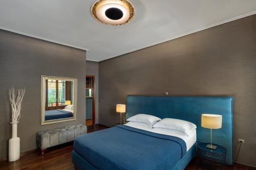 Live Your Myth Villa with Acropolis View Plaka