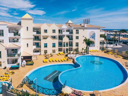 an image of the pool at the resort at Grand Muthu Forte do Vale in Albufeira