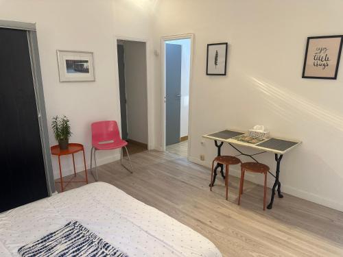 Nini house