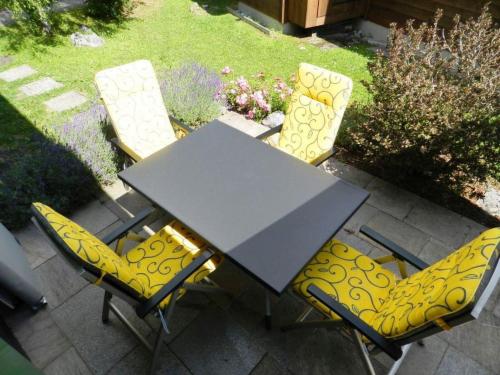 Apartment Abnaki- Chalet Appartement-Fewo- Dusche oder Bad- WC 2-Bettwohnung by Interhome