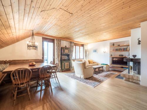 Apartment Val Signina 8-17 by Interhome