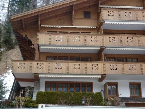 Apartment Drive - Nr- 3 Appartement-Fewo- Dusche oder Bad- WC 6-Bettwohnung by Interhome