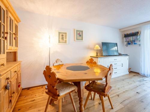 Apartment Gronda 2 by Interhome