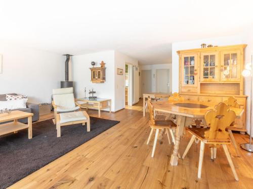 Apartment Gronda 2 by Interhome