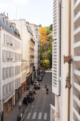 Superb Bright Apt Near Sacré Coeur