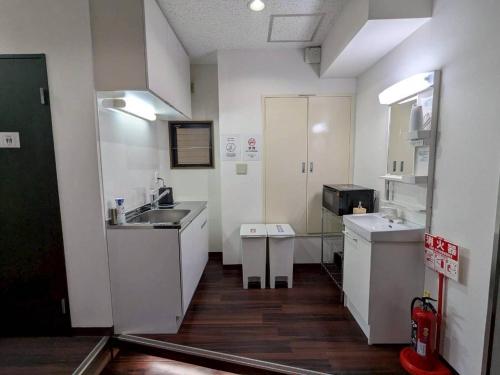 Oizumigakuen Hostel-Entire House