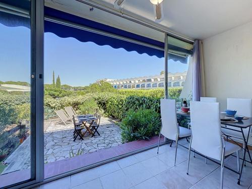 Apartment Les Jardins du Port-12 by Interhome